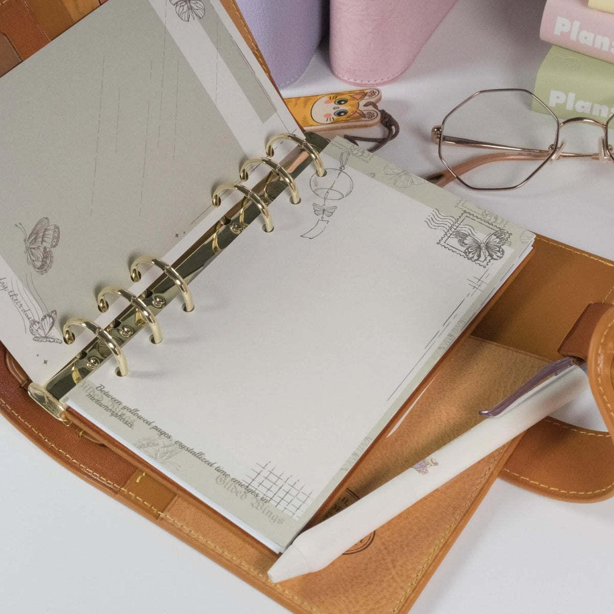 Personal size planner refills from Butterfly Dreams collection inside a 6-ring binder - Miouva