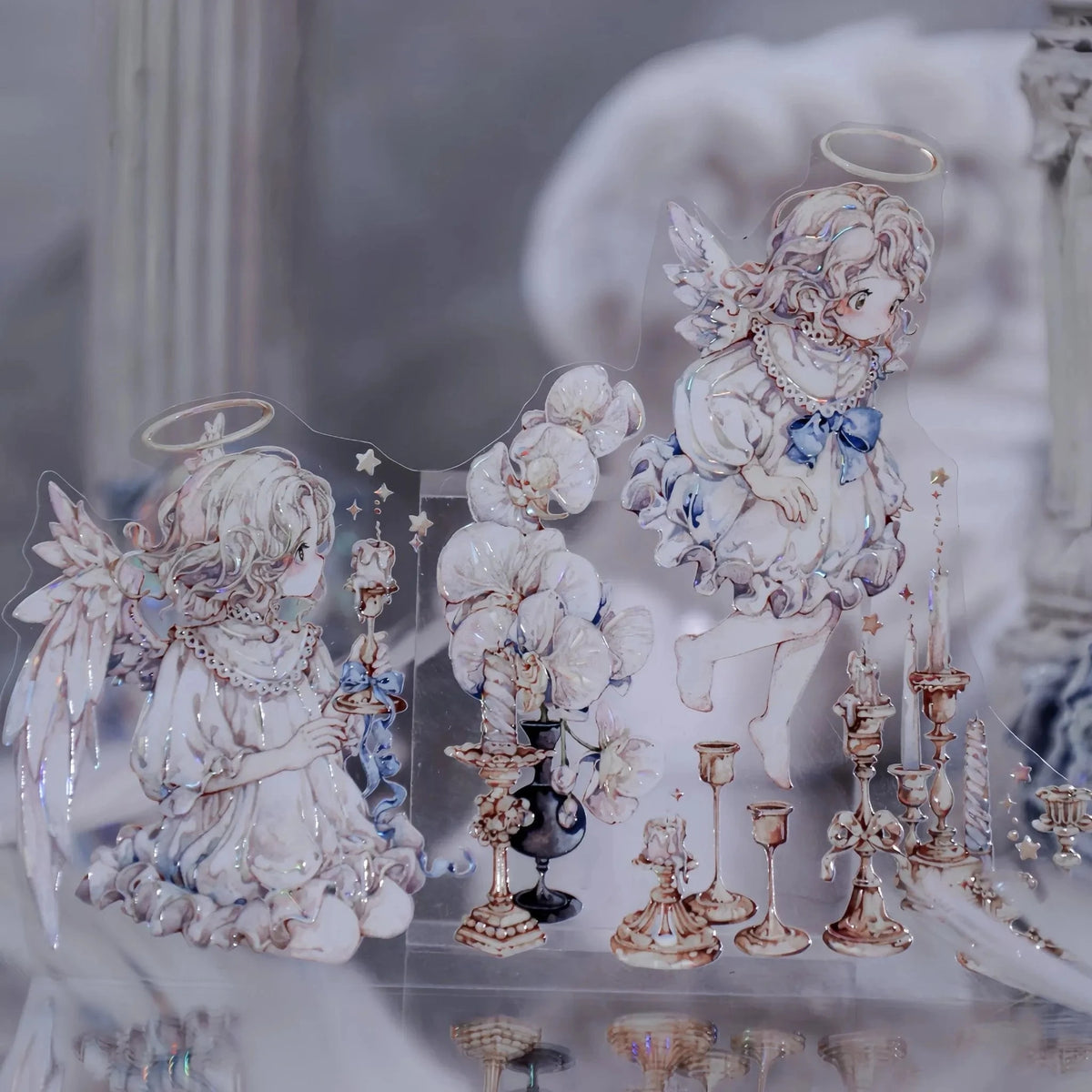 Détail du ruban PET Celestial Angel and Feather avec anges vêtus de blanc, auréoles et chandeliers